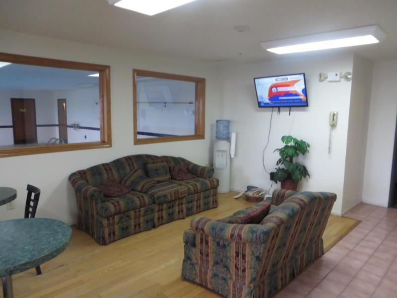 Super 8 By Wyndham Il 2*